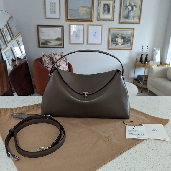 Toteme T Lock bag 1️⃣1️⃣0️⃣0️⃣ - Picture 1 of 16